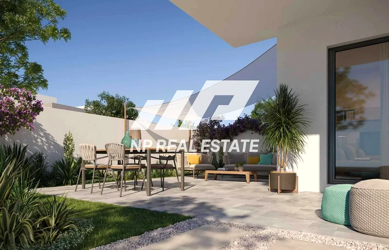 Townhouse Single Row Brand New Great for Investment Prime