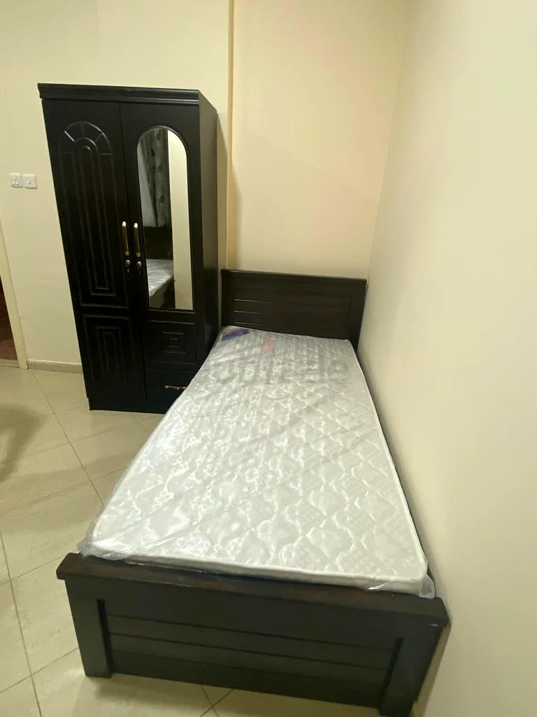 Apartment EXECUTIVE BED SPACE AVAILABLE FOR SOUTH INDIAN BACHELORS AED