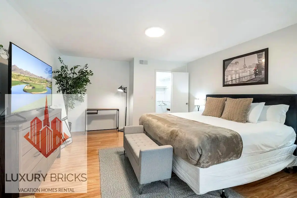 Apartment Last Summer Deal 2 BHK Serviced Weekly Cleaning Dubai