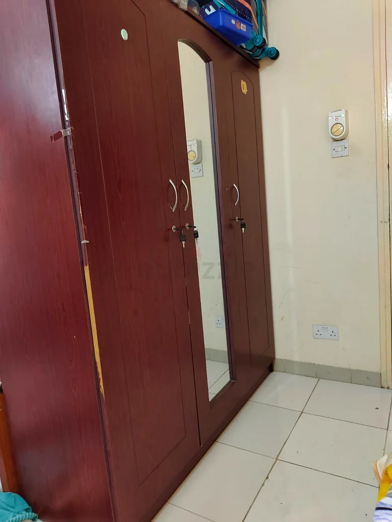 Apartment Room for rent in karama dubai Dubai