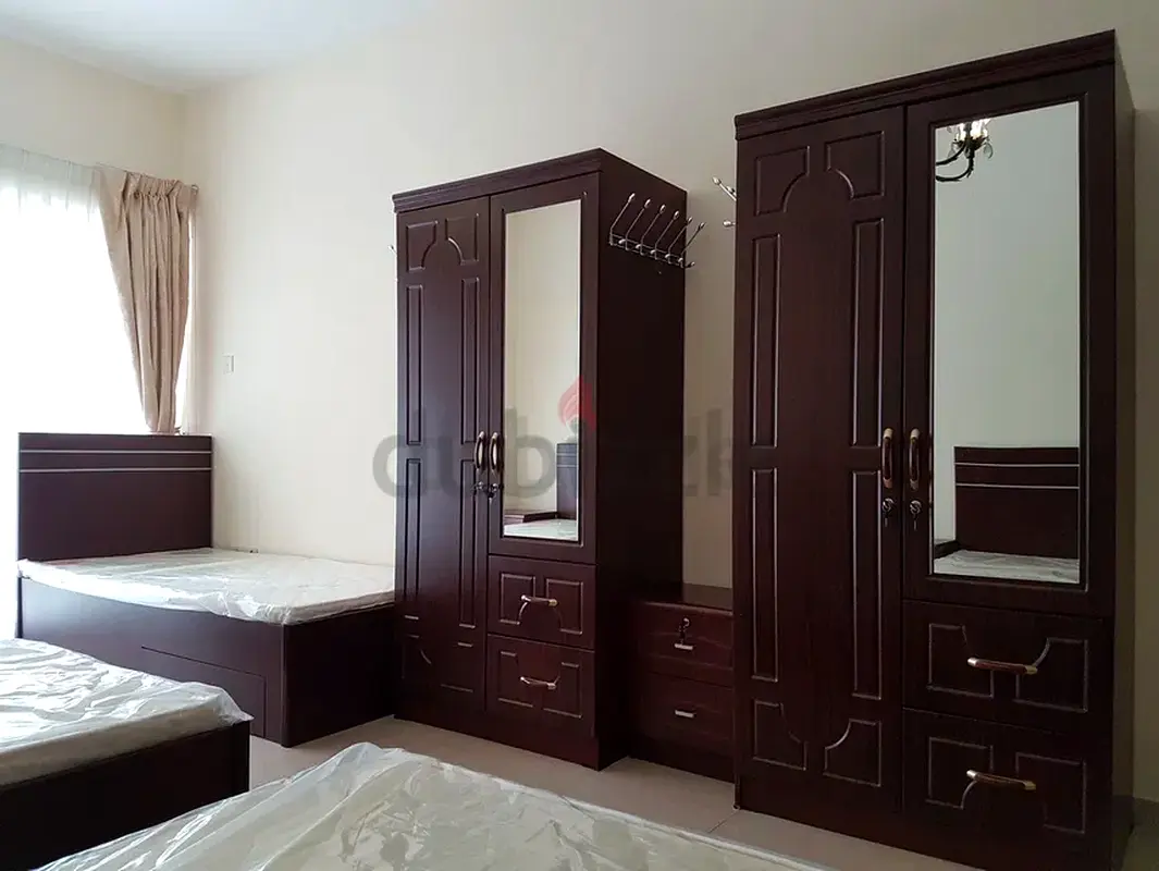 Apartment Premium executive Bed Space for Indian Men, Spacious and