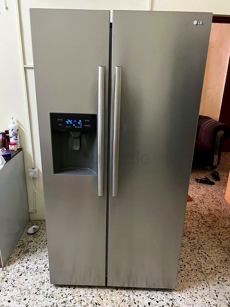 Lg Refrigerator New model side by side with water dispenser or ice