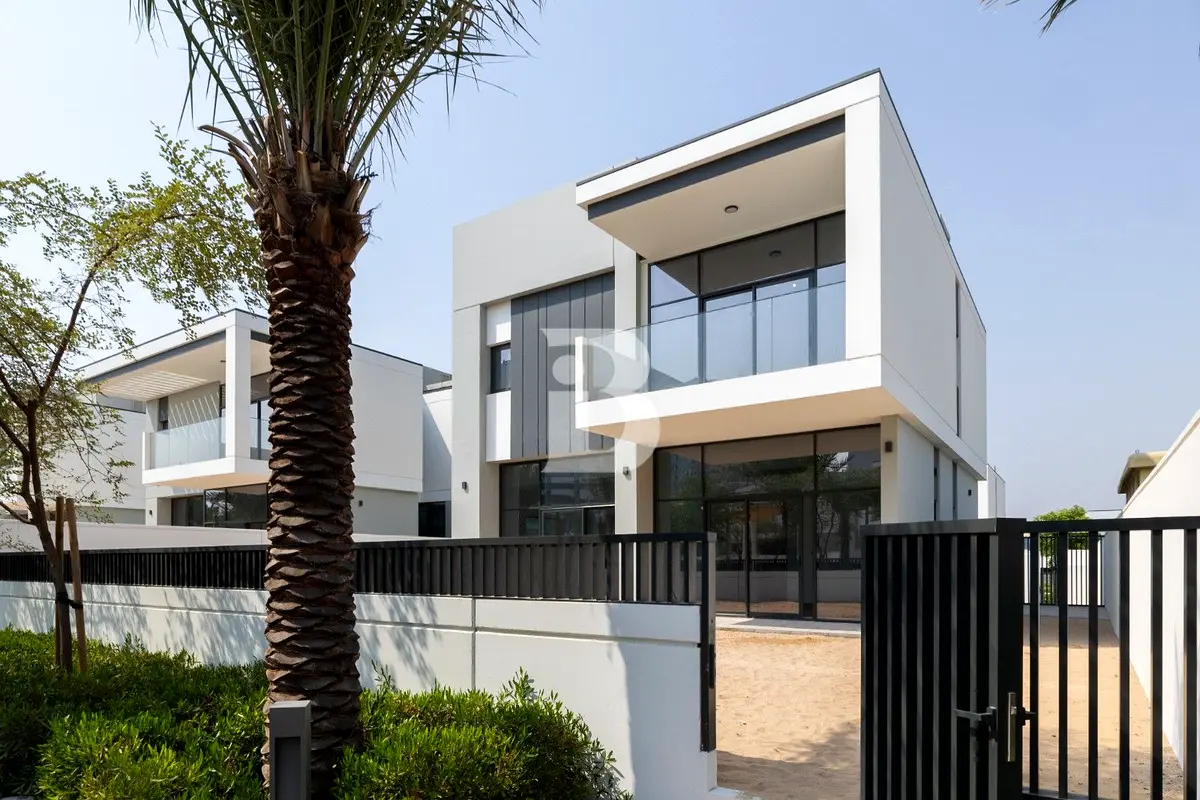 Villa Brand New 4Bed Vastu Compliant Near the Park Dubai