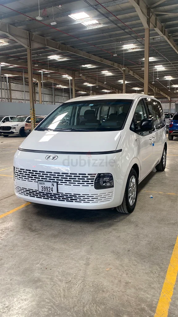 Staria Van 11 Seats Available