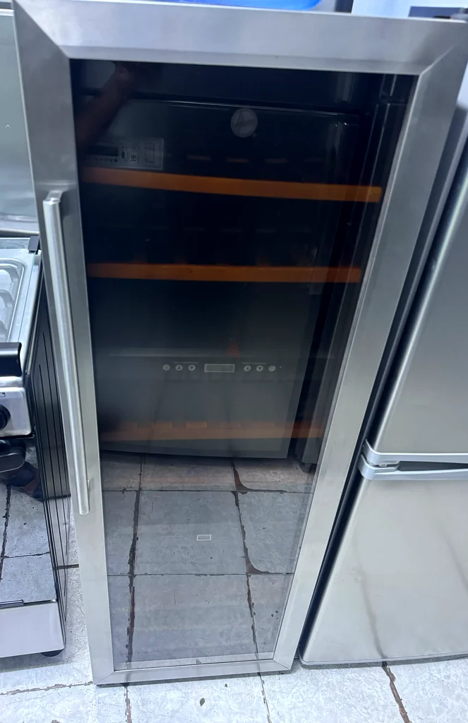 Hoover wine fridge perfectly working