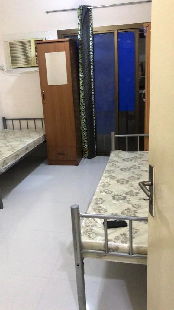 Apartment Room available Male bachelors 3 in room Single bed