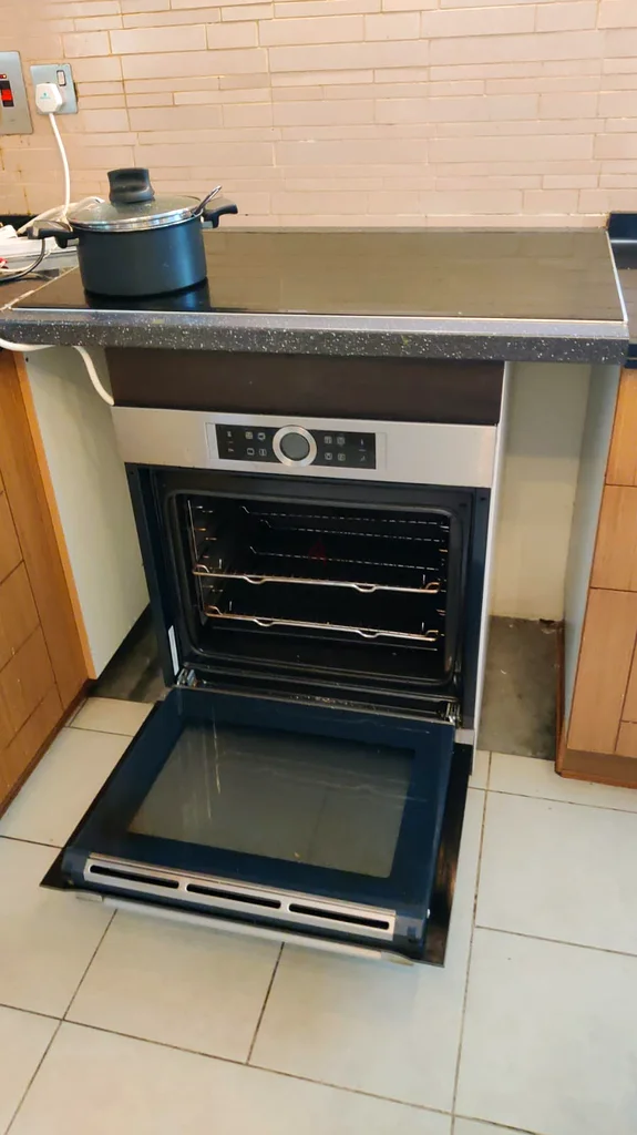 Bosch latest model series 8 electric oven and indcution cooktop built