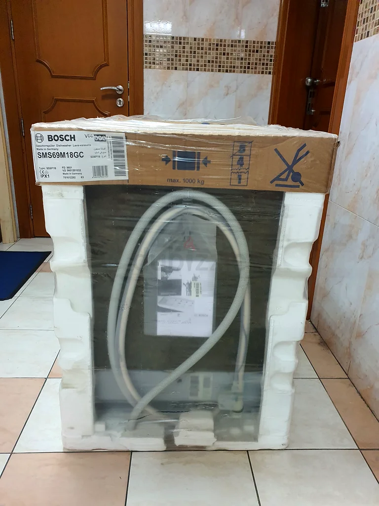 A Life Pharmacy building next to Grand Emirates63249758484738112