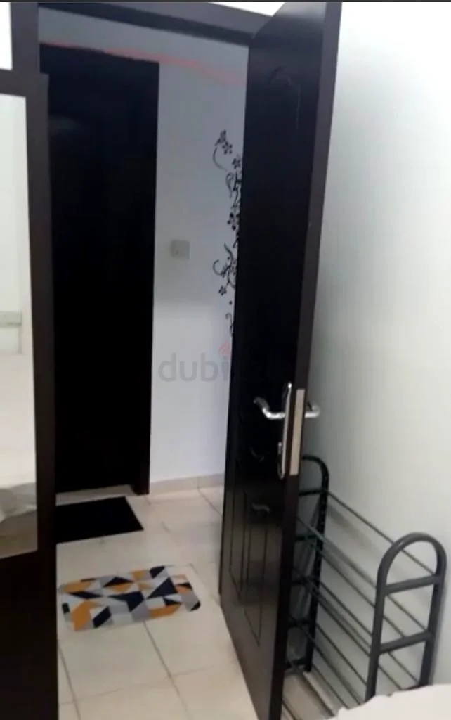 Apartment Pertition for rent in barsha height Dubai