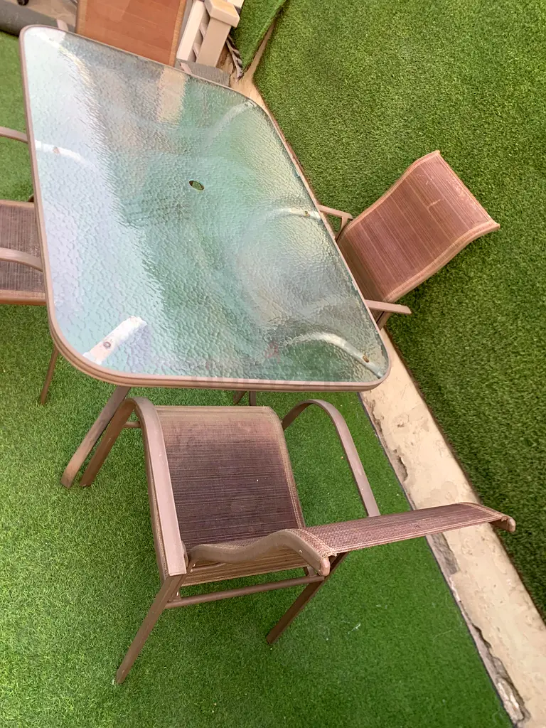 Garden dinning table and chairs