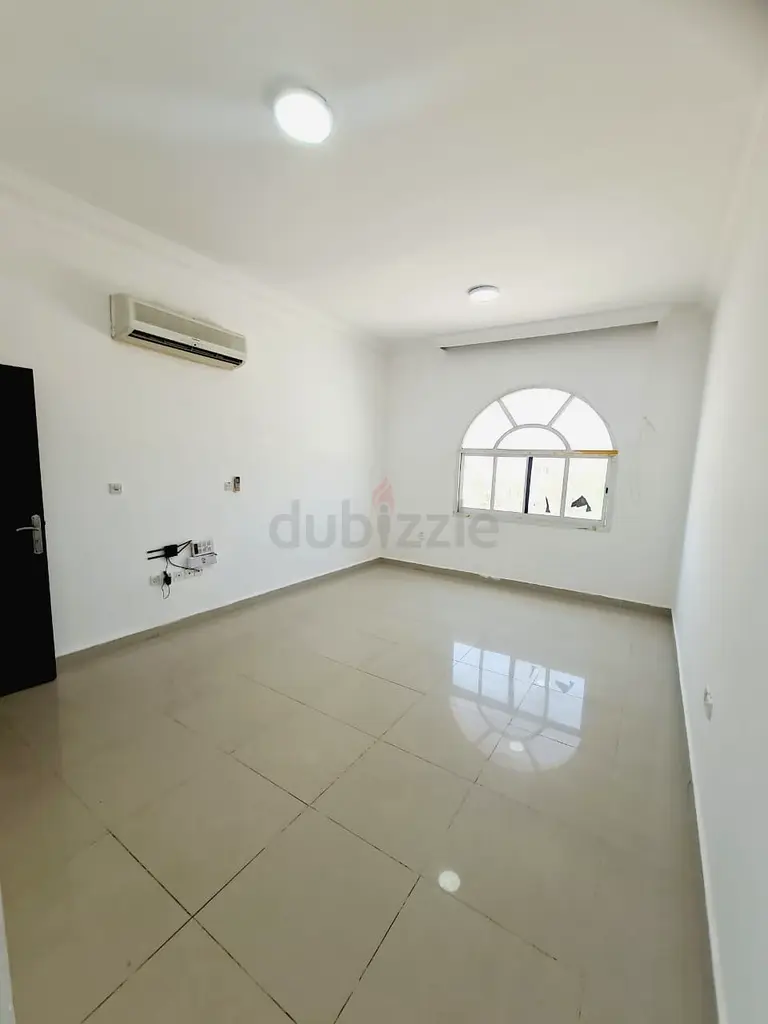Apartment Big studio in Mouaji area Al Ain