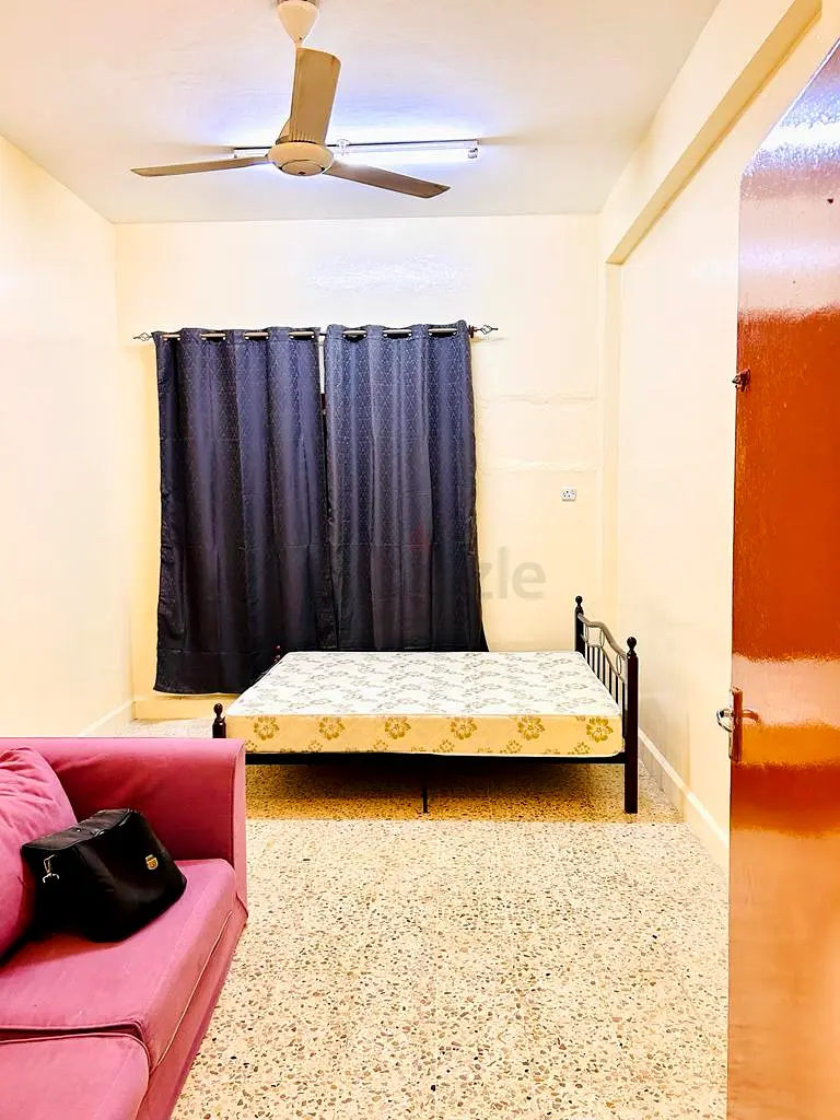 شقة للإيجار Furnished Family Room for Rent in Satwa دوبيزل دبي