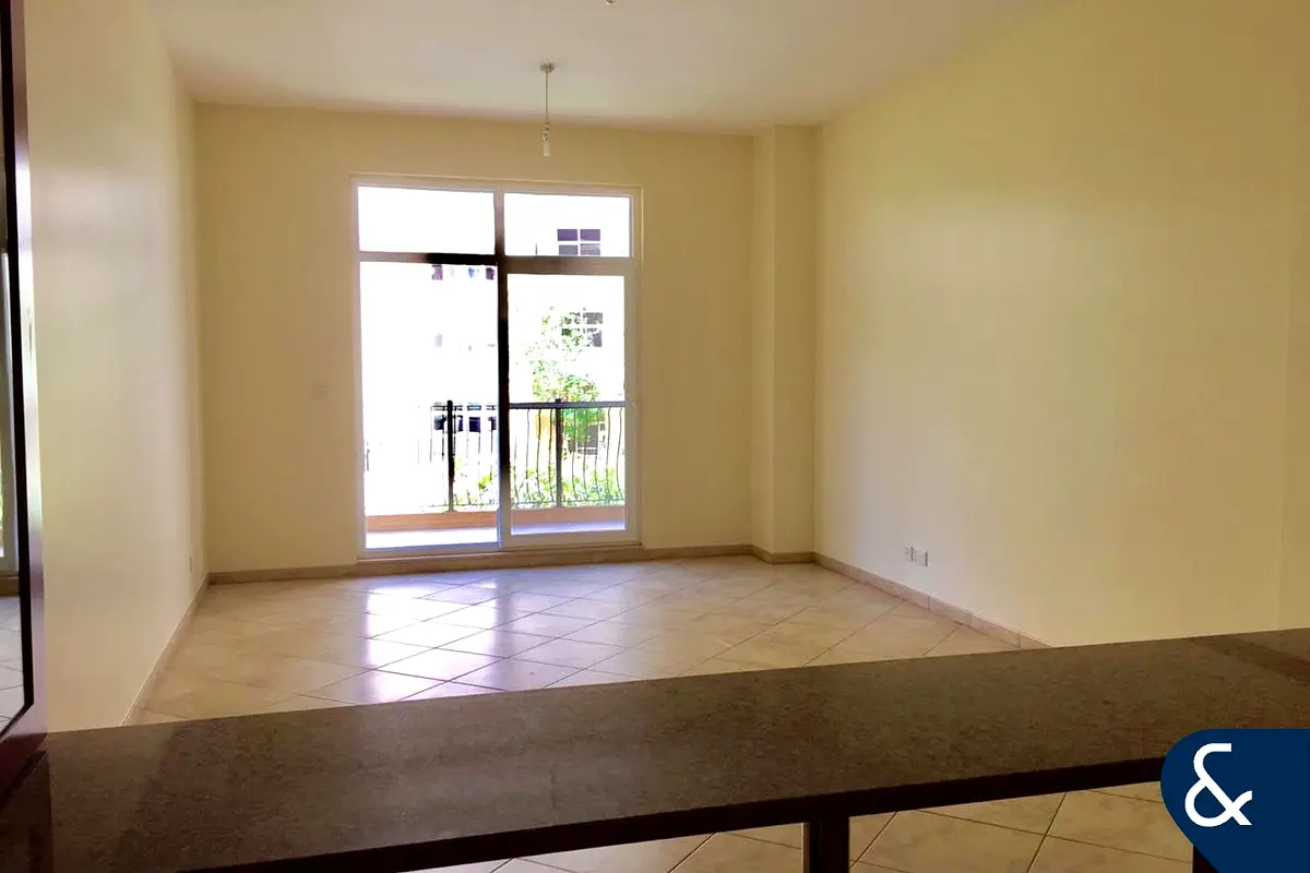 Apartment 2 Bedrooms Big balcony Storage room Dubai