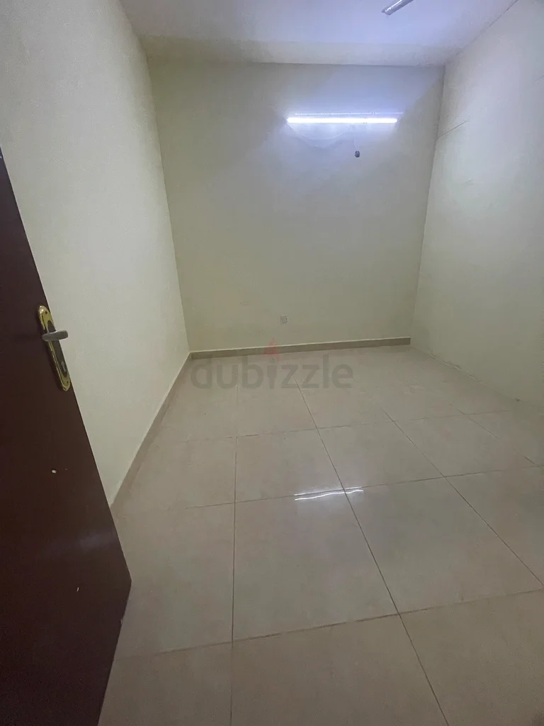 Apartment Family Room Available at Jafiliya Dubai