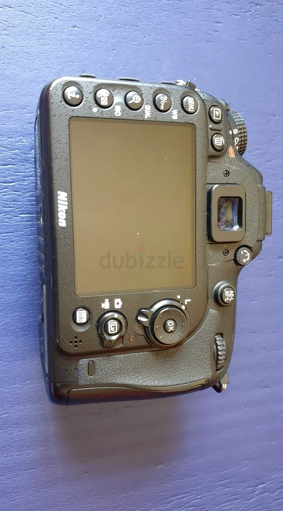 Nikon D7100 dslr camera for sale