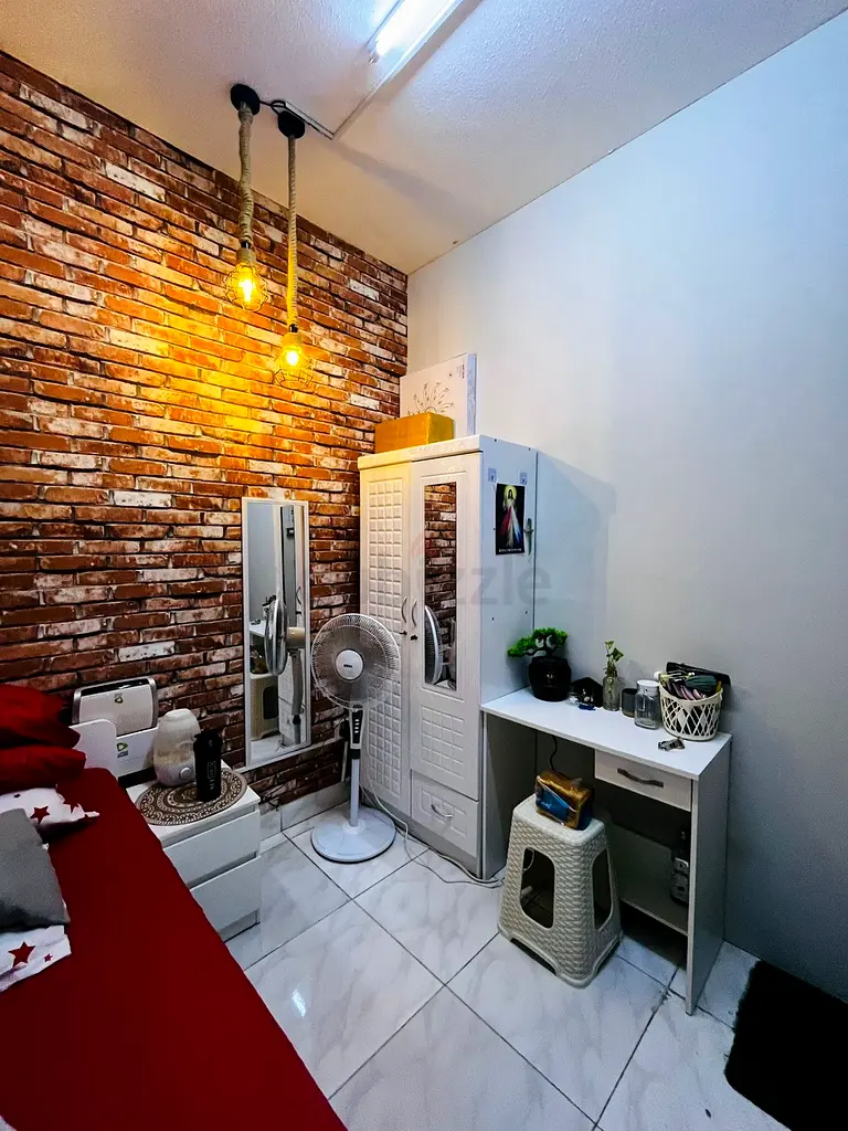 Apartment FEMALE Executive Partition Available Dubai