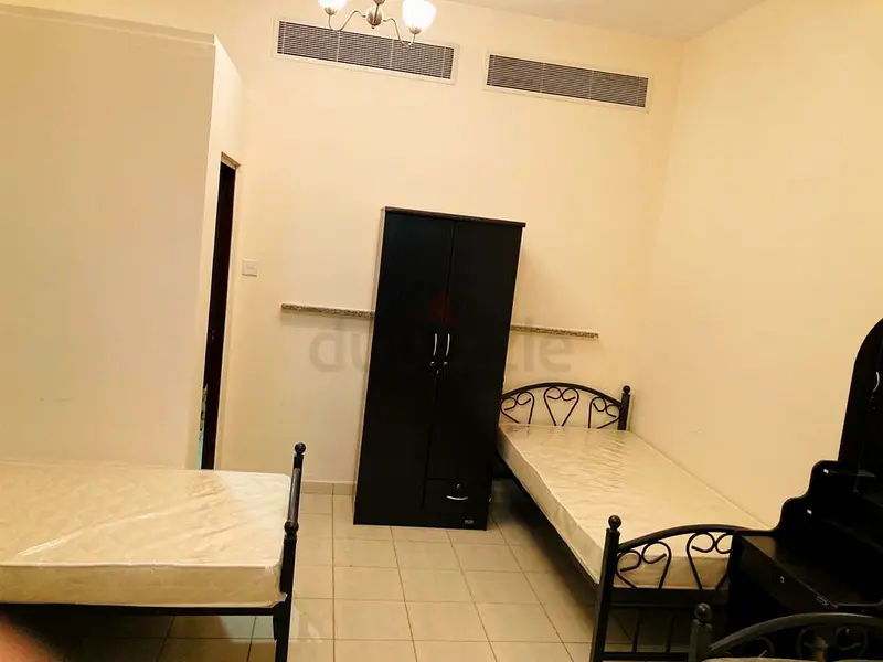 Apartment Executive ladies bedspace available for rent750 AED