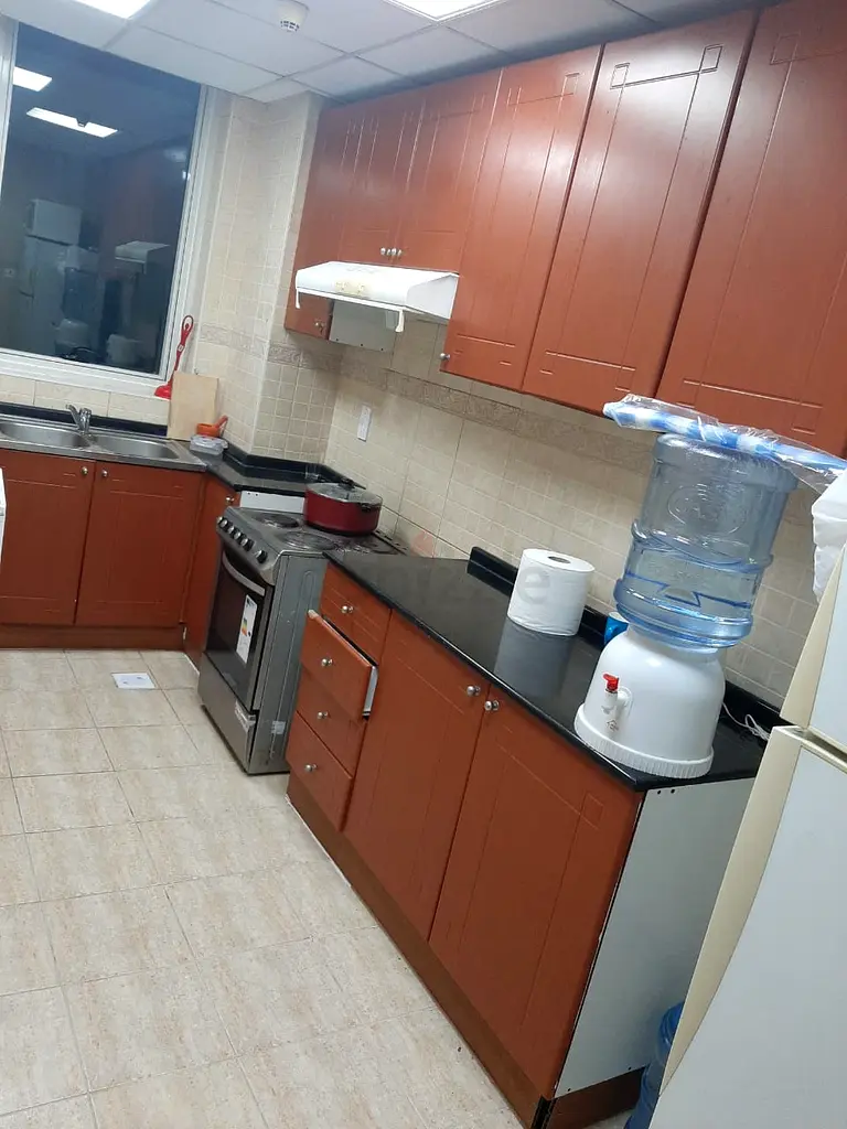 Apartment Executive Bed space for males in near metro