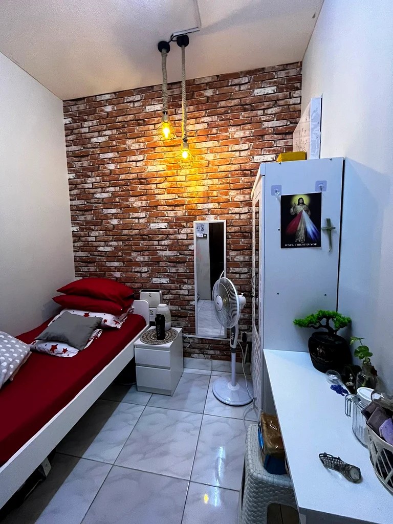 Apartment FEMALE Executive Partition Available Dubai