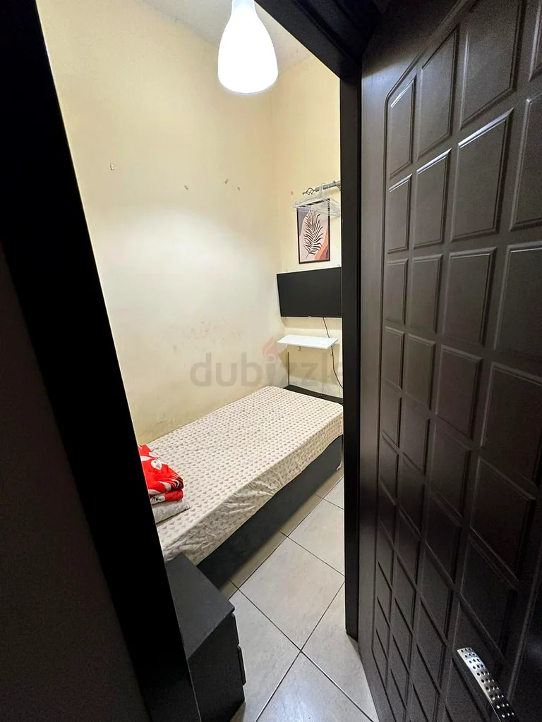 Apartment Privet soundproof partition is available near to Souq extra