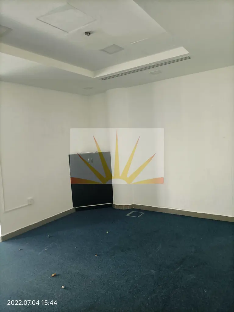 Office Clover Bay Ready to Movein Office 115K only. Dubai