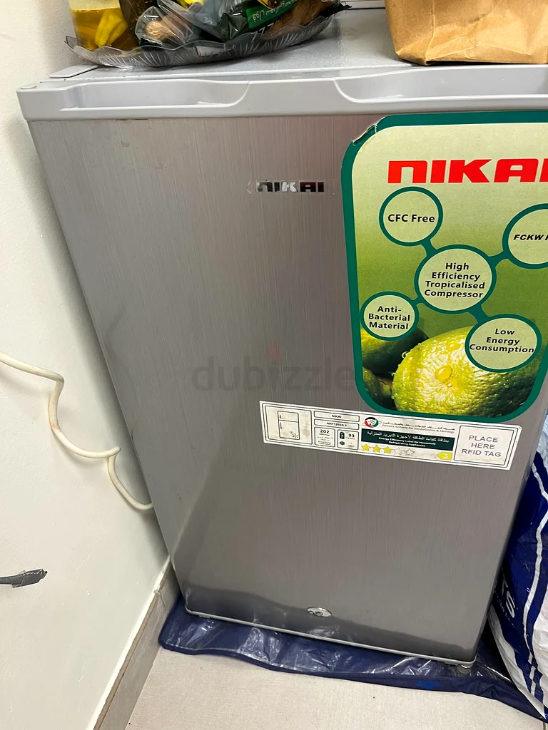 small fridge in good conditions
