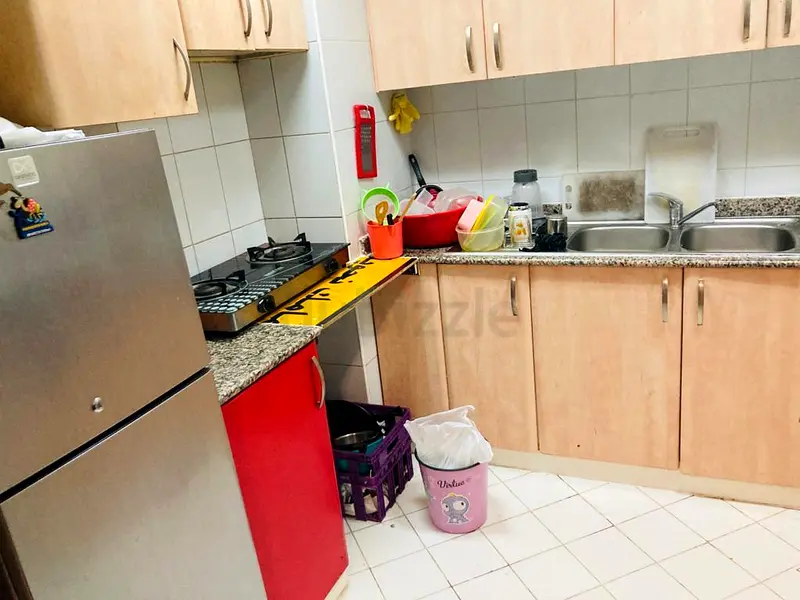 Apartment Executive ladies bedspace available for rent750 AED