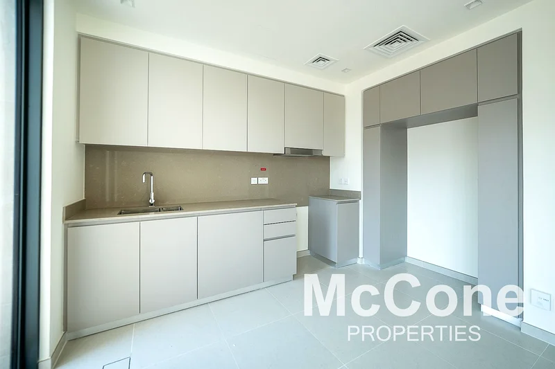 Townhouse Single Row Linear Park Facing 4 cheques Dubai