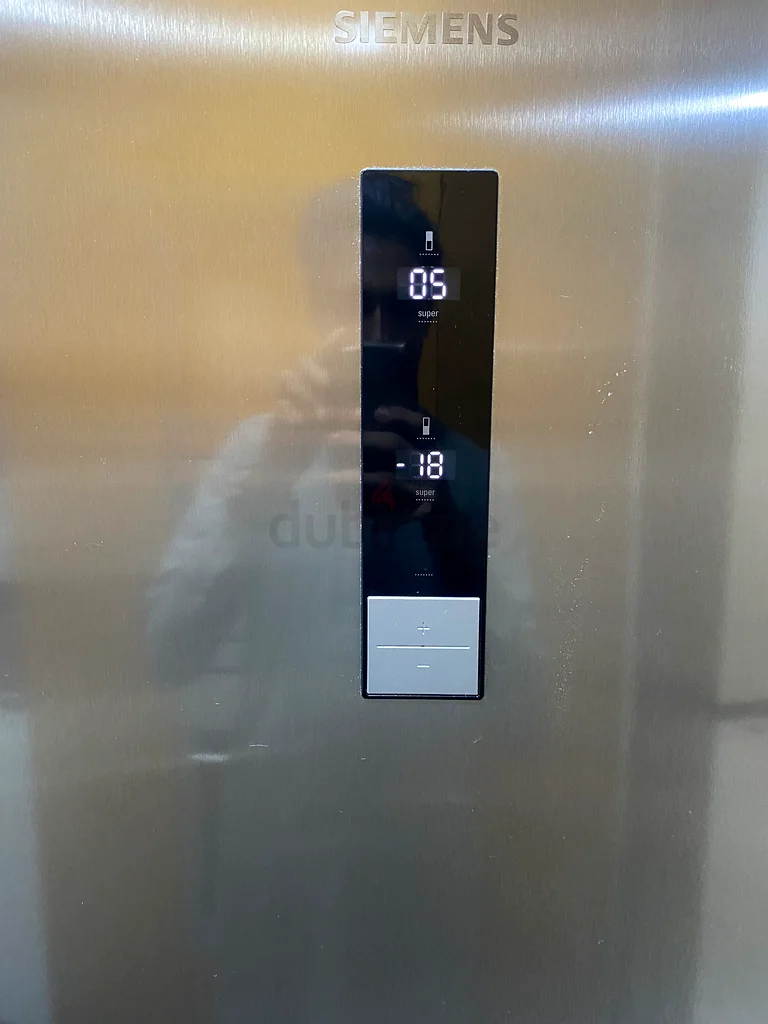 Siemens Top Bottom Freezer Refrigerator Same Like new condition