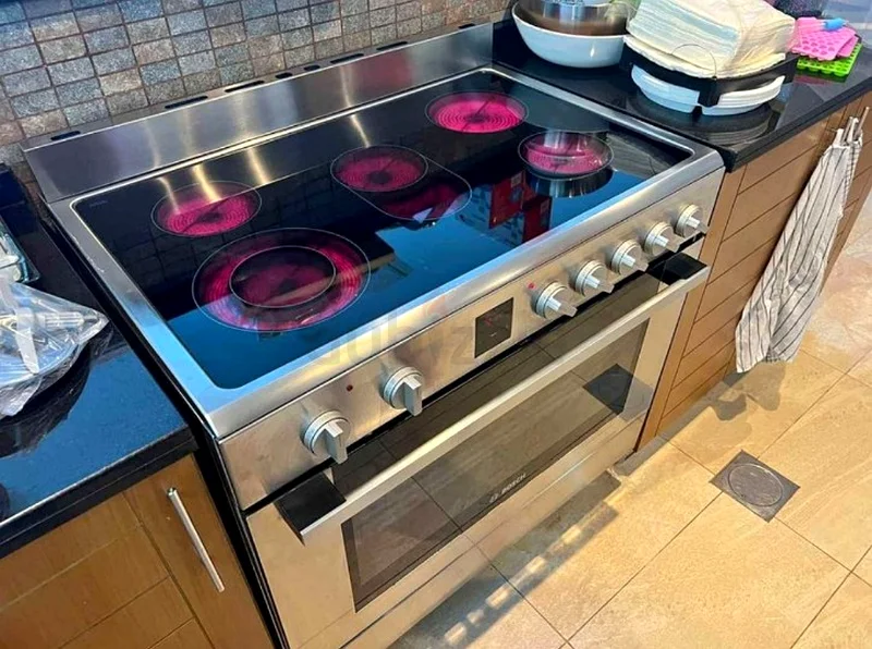 Free delivery Bosch brand digital electric ceramic cooker 90 cm