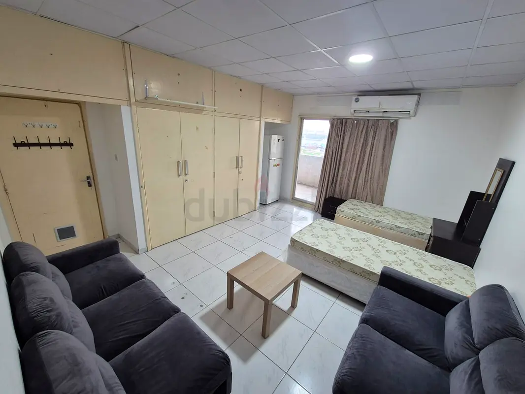 Apartment FURNISHED MASTER ROOM WITH BALCONY FOR 2 OR 3 PERSON IN AL