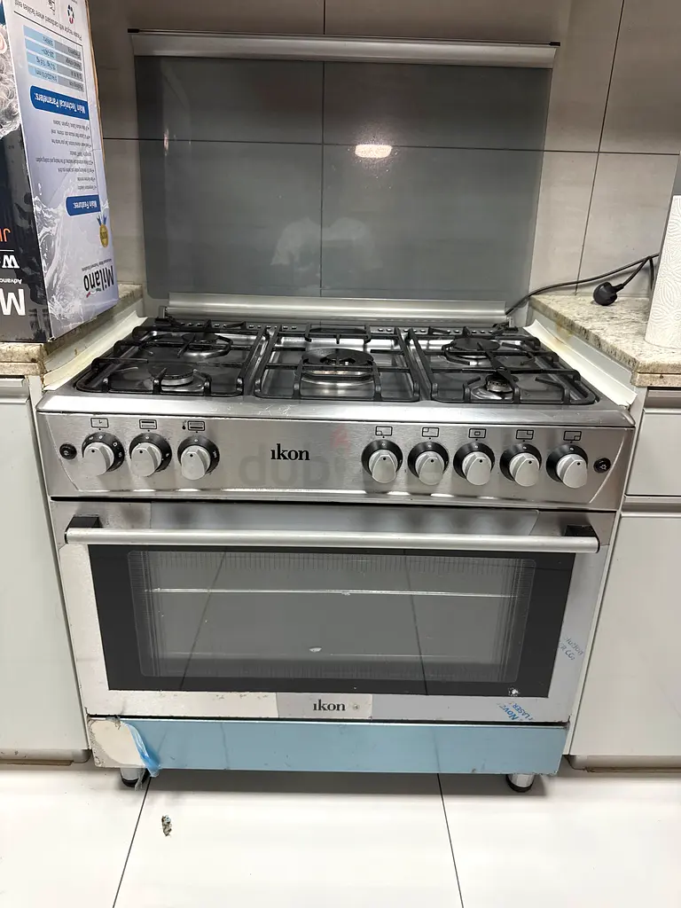 Ikon cooking range with 5 burner