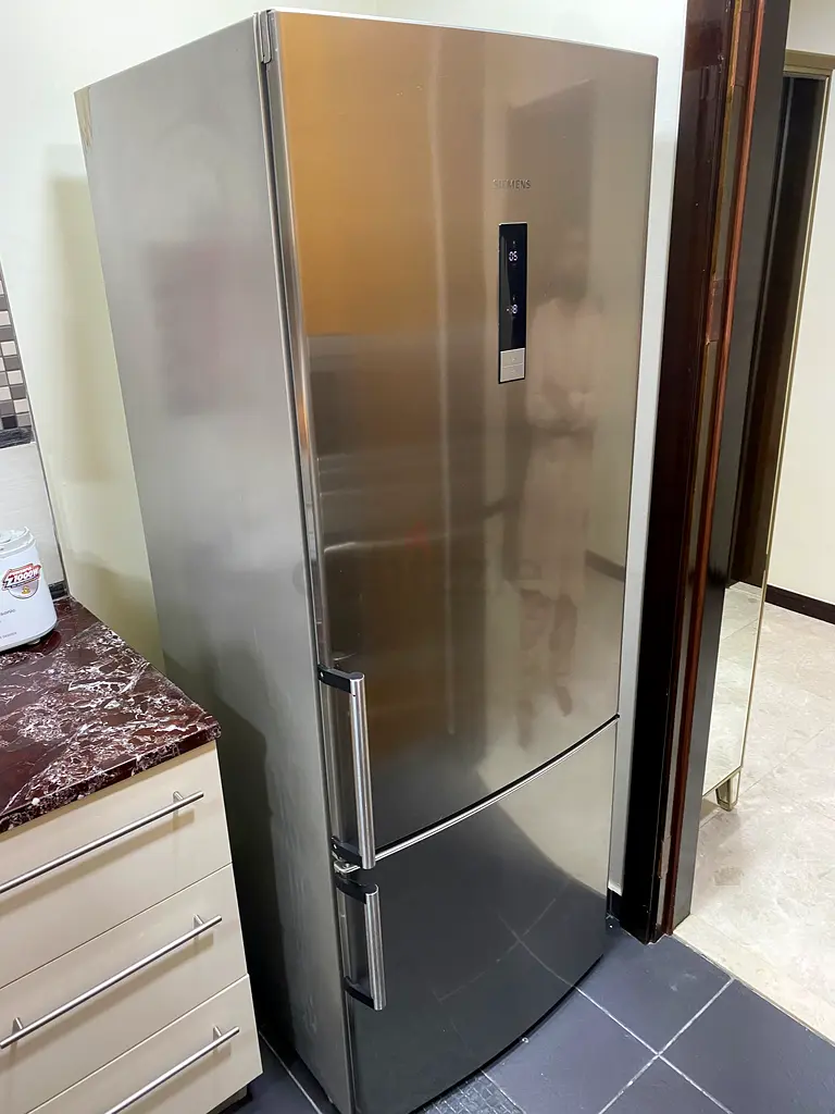 Siemens Top Bottom Freezer Refrigerator Same Like new condition