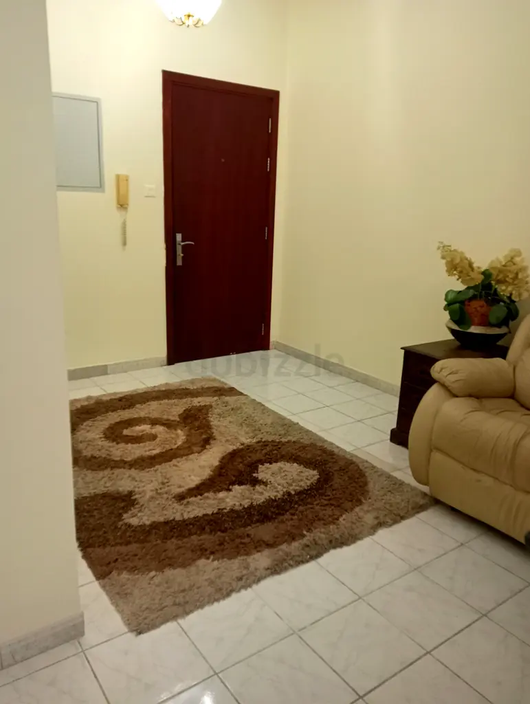 Apartment Female Room Sharing/Well furnished/Easy to all amenities