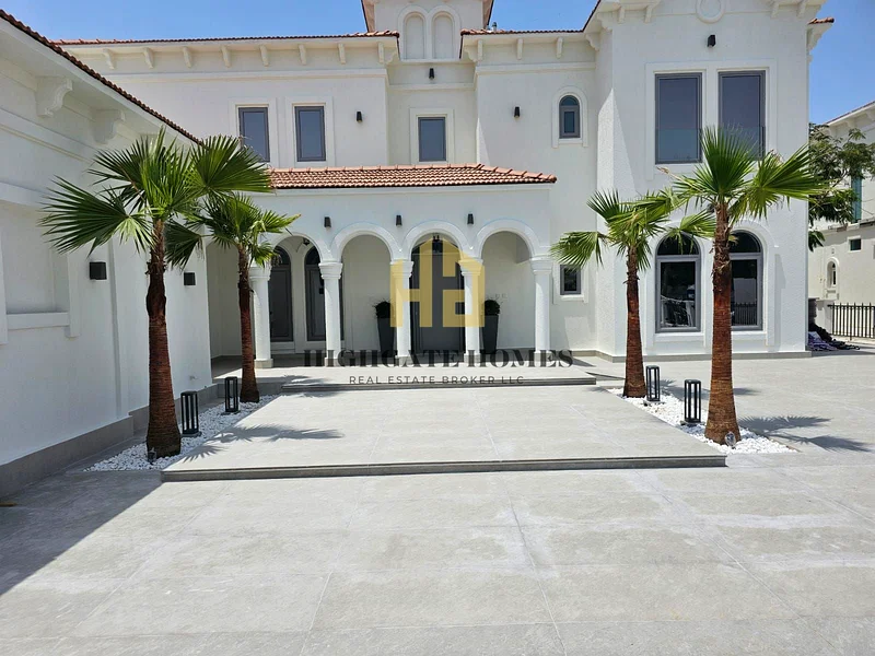 Villa Fully Upgraded Vacant 15Car Park Stun. View Dubai