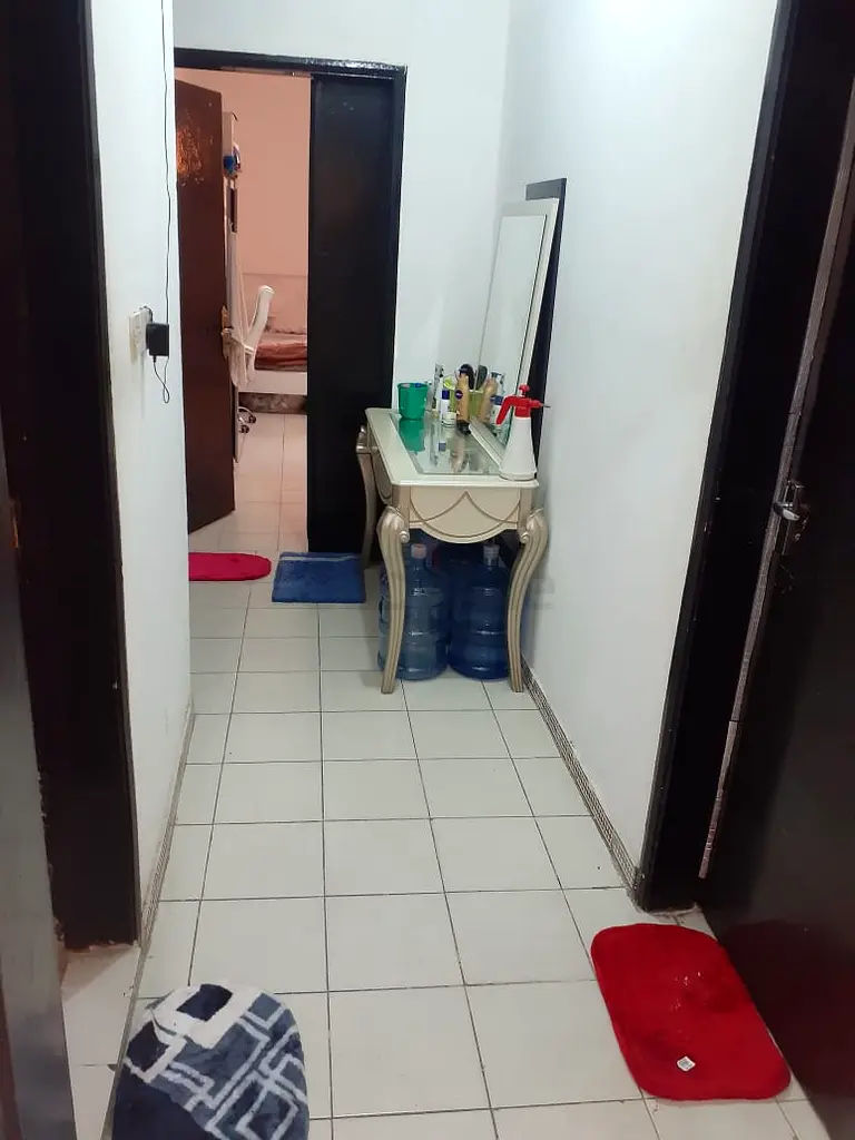 Apartment Bed space for executive indian , Pakistani bachlors UAE