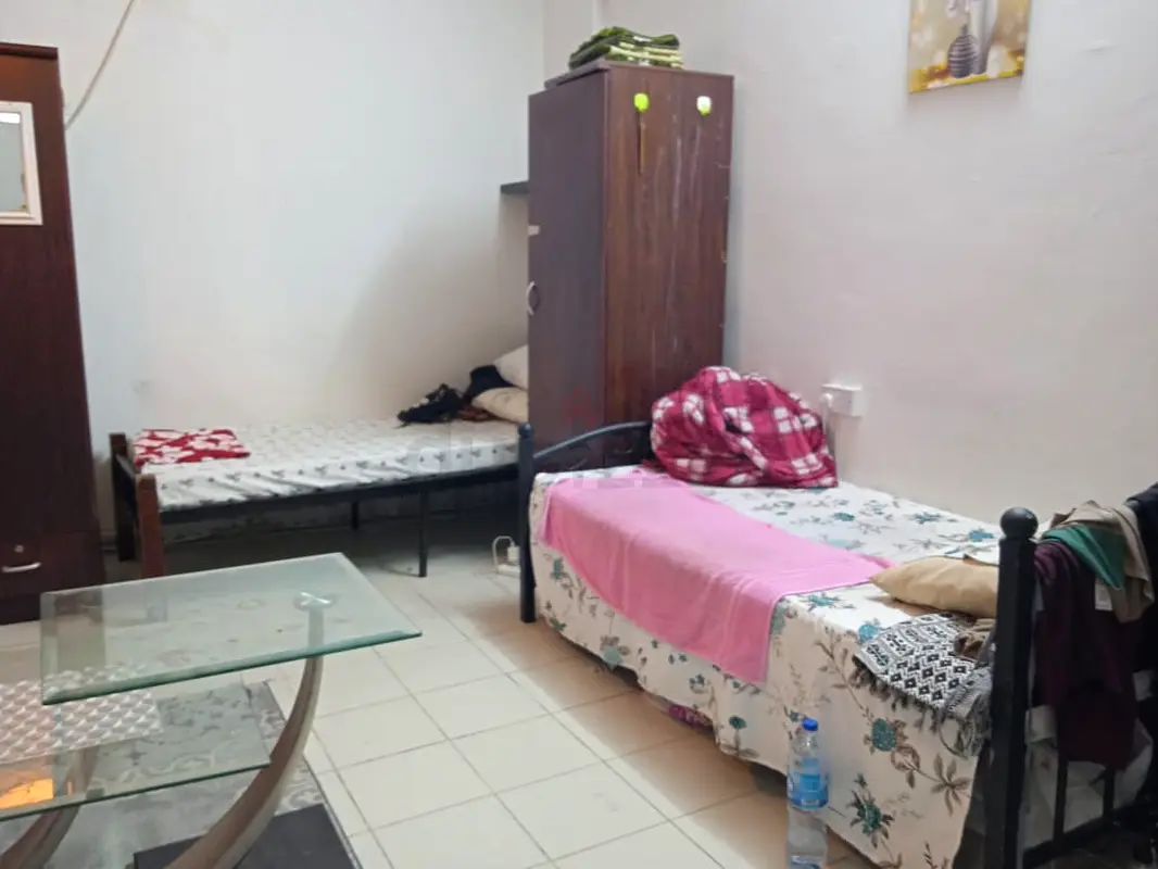 Apartment Bed space for executive indian , Pakistani bachlors UAE