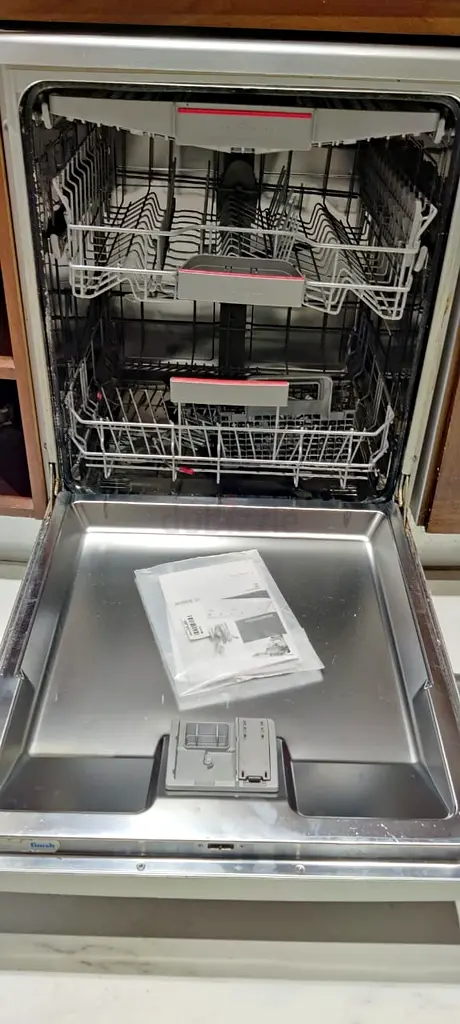 Bosch SuperSilence Technology Series 4 with 3 Rack Dishwasher