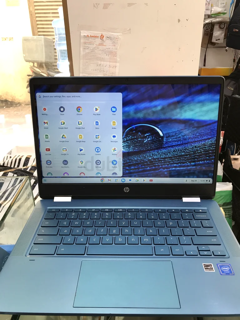 Hp laptop touch screen and flip able
