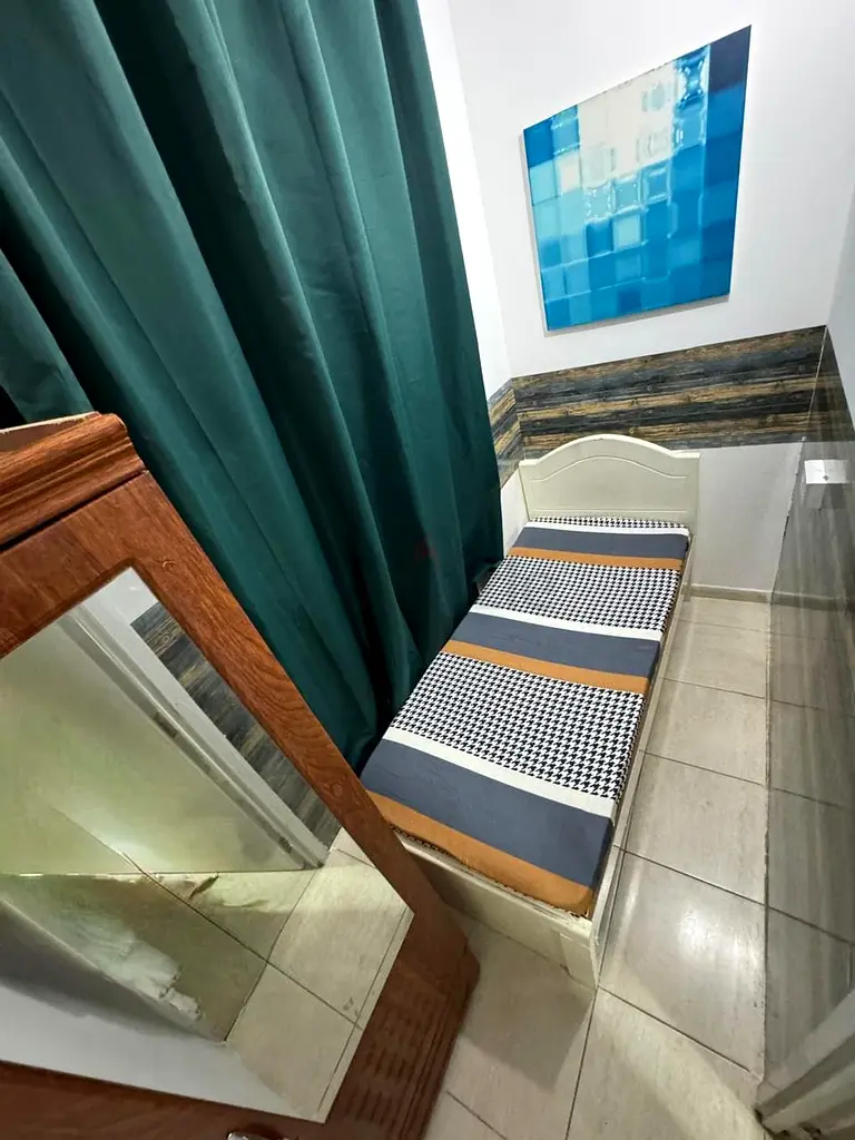 Apartment Single Partition Room with Window Al barsha 1 close MoE