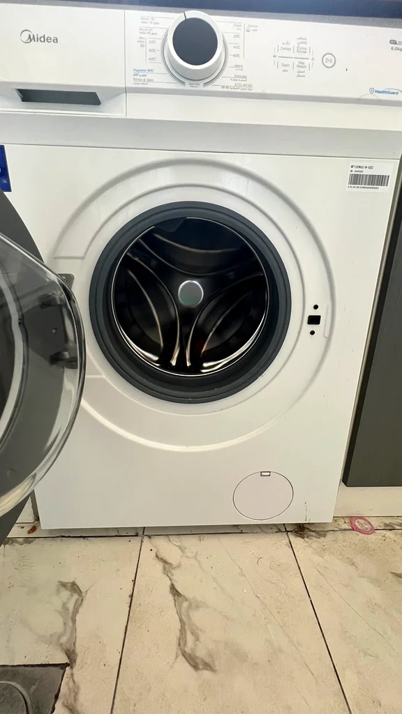 Midea 6KG Front Load Washing Machine with Lunar Dial, 1000 RPM, 15
