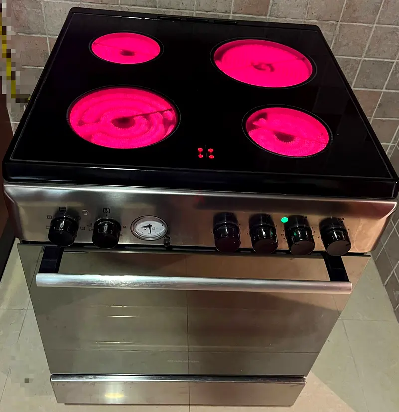 Ariston Stove/Over + Whirpoo Fridge/Freezer