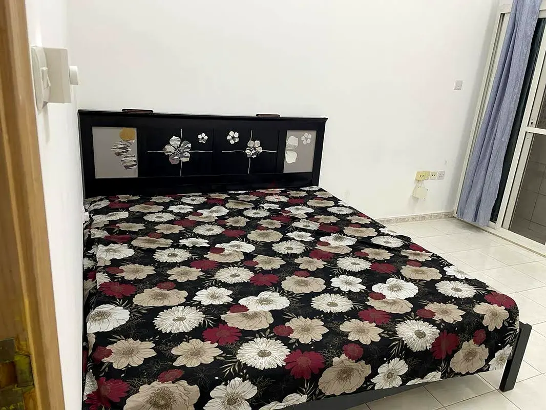 Apartment Room available for couples/families in King Faisal Road, Abu