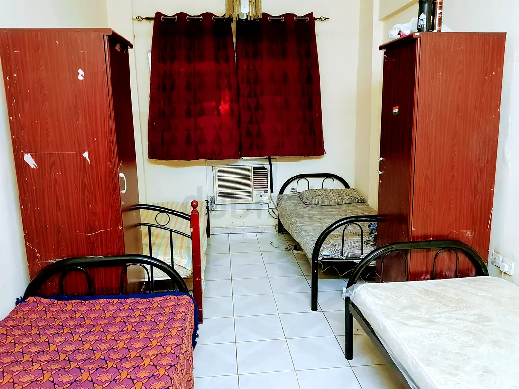 Apartment Bed space available close to ADCB metro station in Karama for Indians Dubai