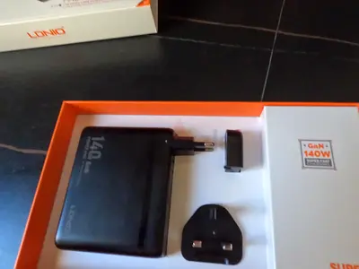 140W GaN charger digital display multi-port PD high-power super fast