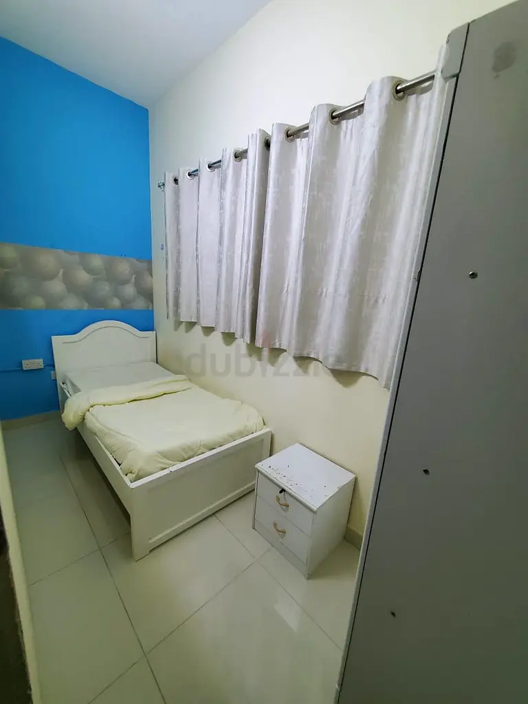 Apartment SoloPartition in Al Barsha with Window for Rent