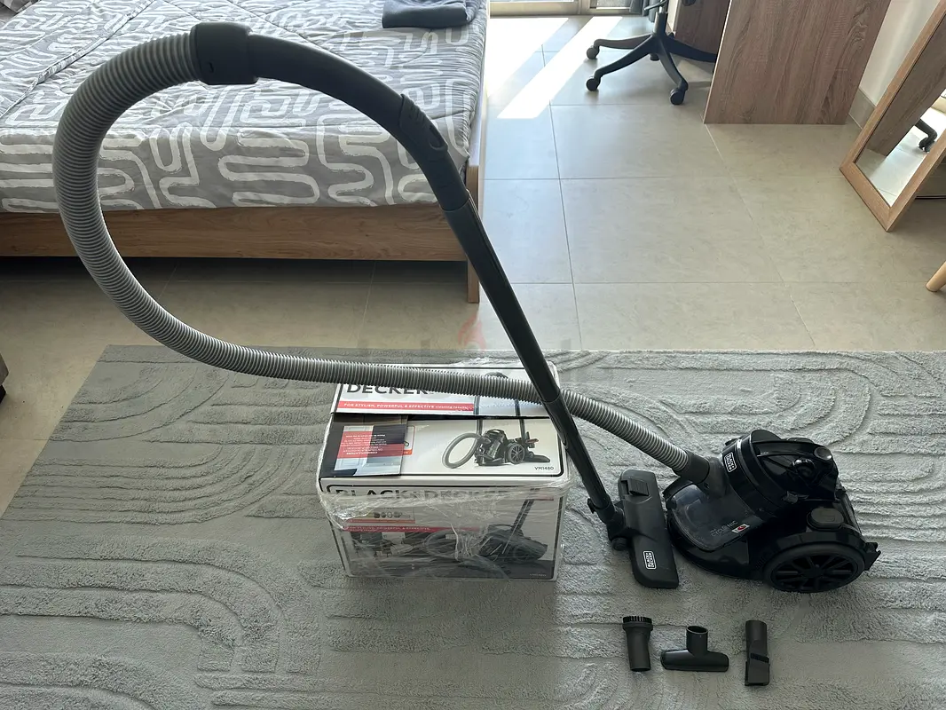 Garage Sale Vacuum Cleaner