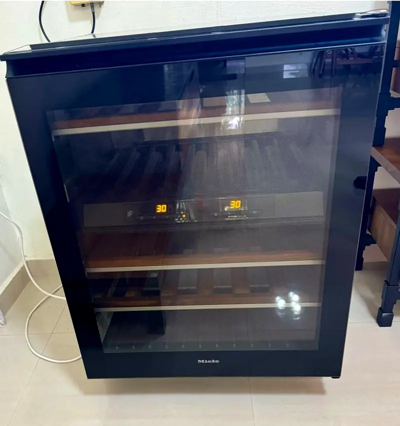 Miele Builtin wine fridge kwt 4154 ug1
