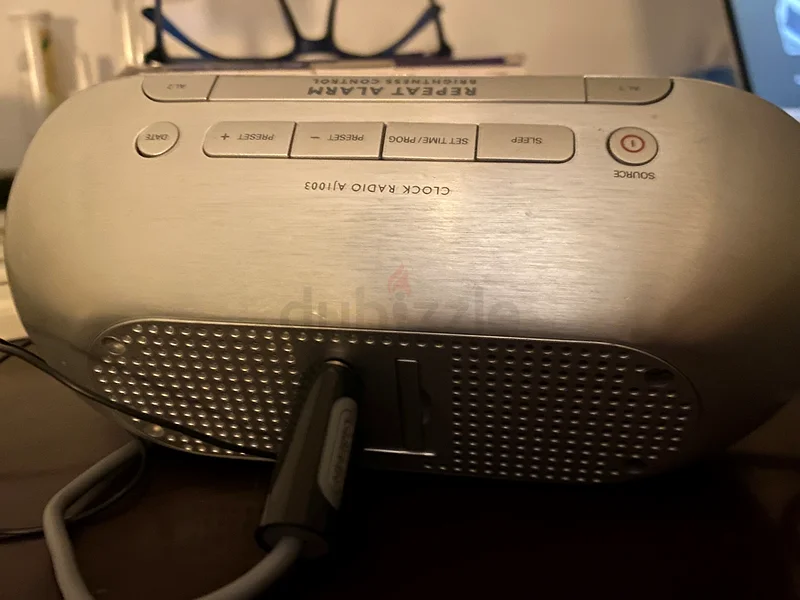 Phillips AJ1003 clock radio63264593764225111