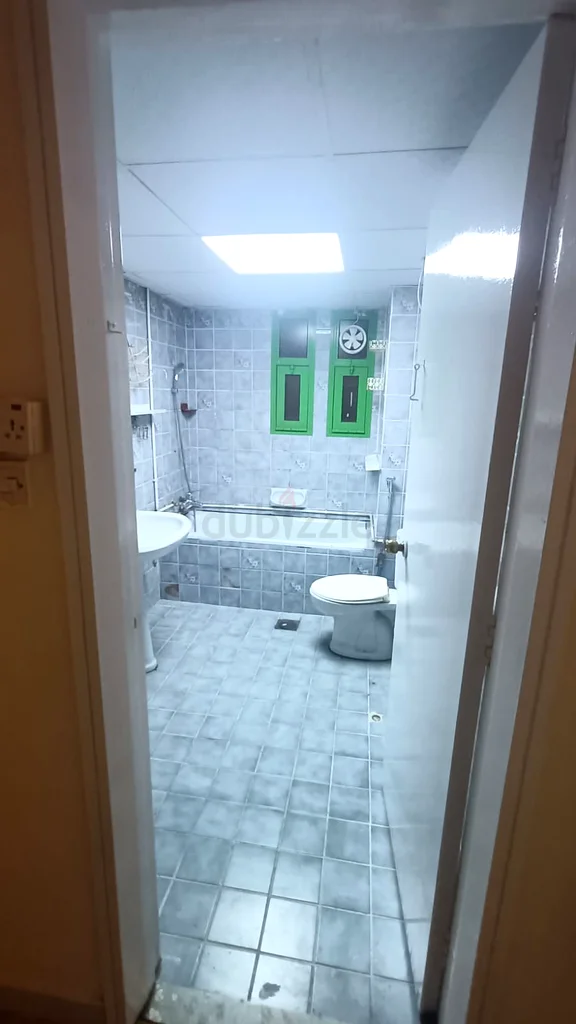 Apartment BACHELOR ROOM AVAILABLE IN AL KARAMA UAE